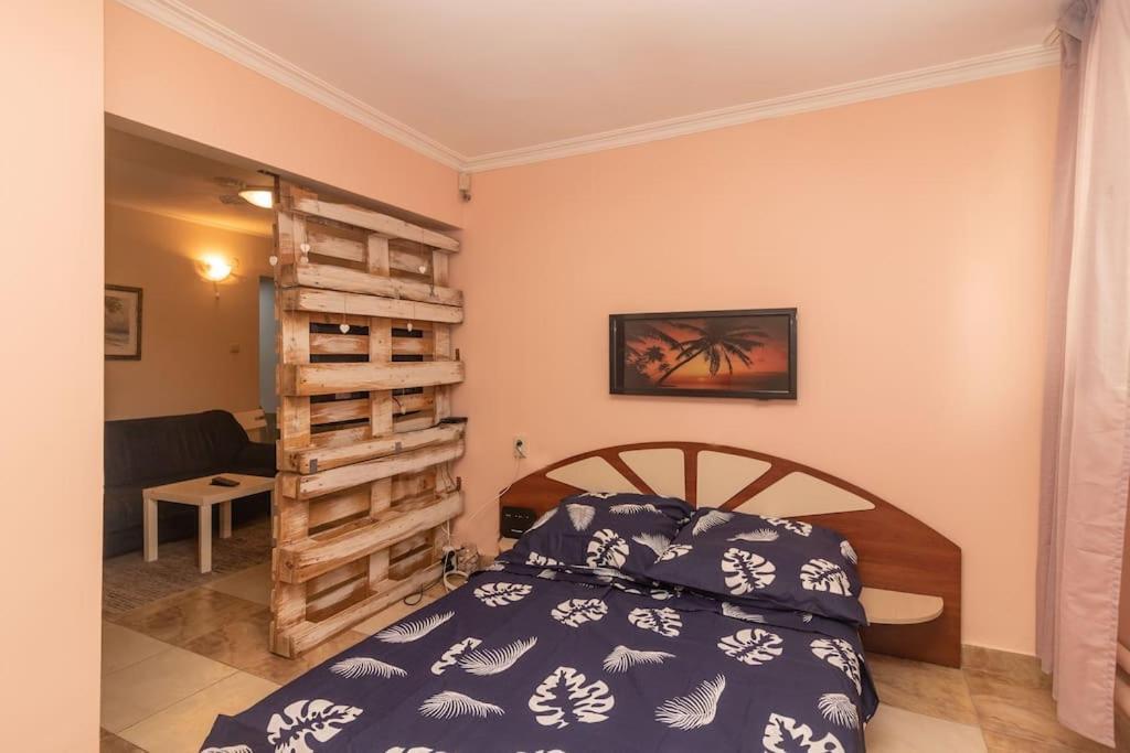 Charming Artistic Central Apartment София Экстерьер фото