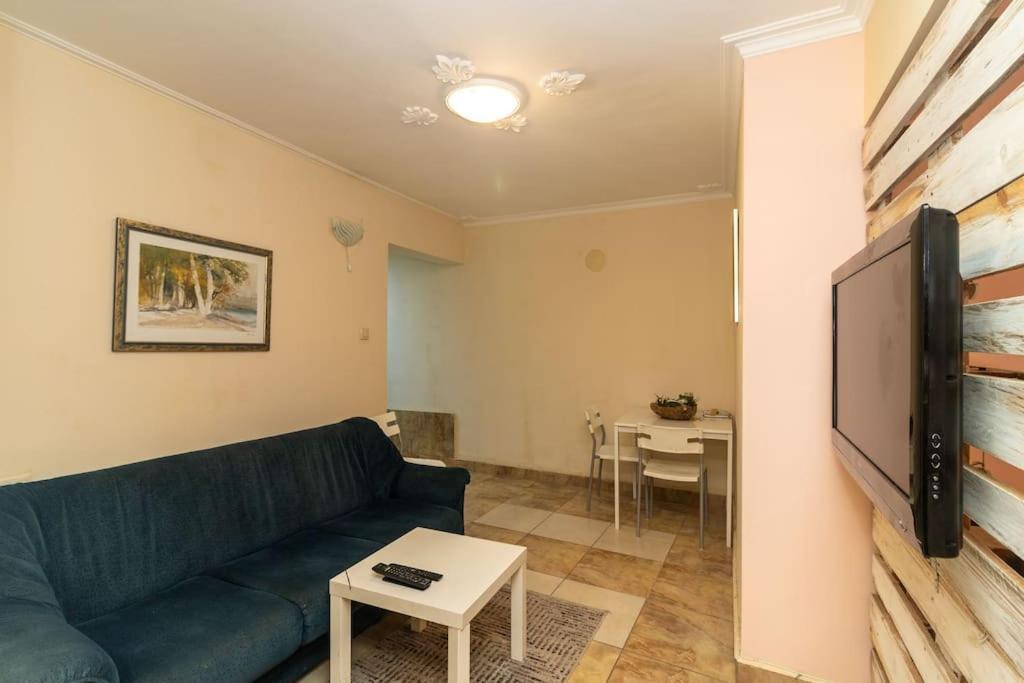 Charming Artistic Central Apartment София Экстерьер фото